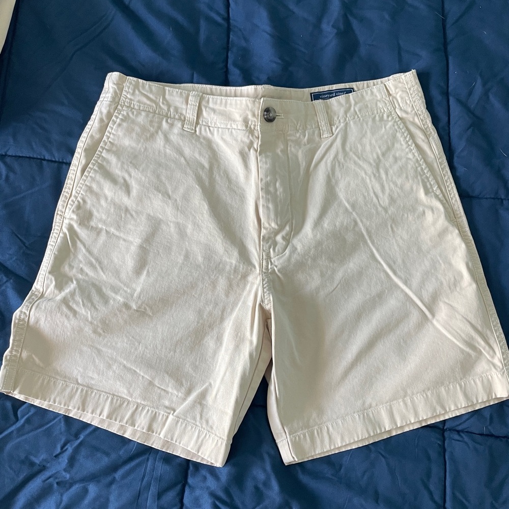 Vineyard Vines Island Shorts Men’s Size 31 and 32 Khaki Classic Preppy Cotton